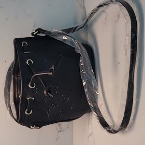 Mini LV bucket